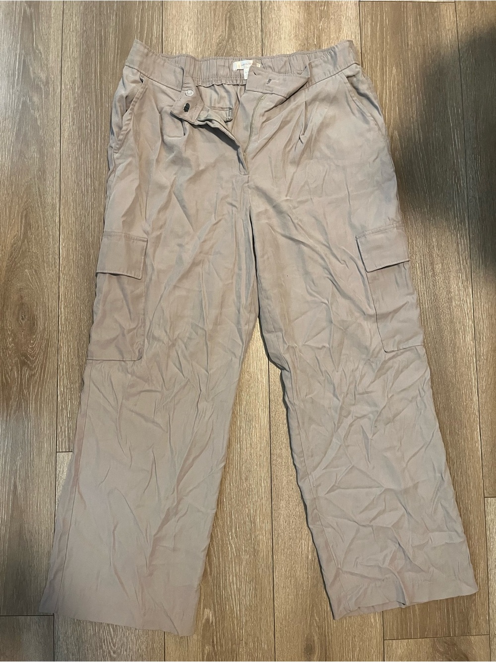 Women's Wide-Leg Cargo Pants in Taupe — Relaxed Utility Style